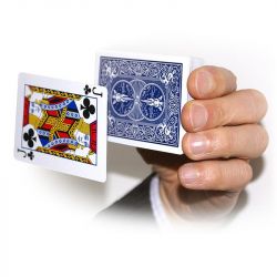Foto Floating card - With a regular Bicycle deck