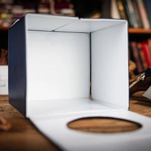 Foto The Revelation Box by Wenyu Liu, Luca Volpe, Paul McCaig, Alan Wong & TCC Magic